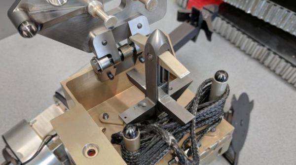 باحثون يجربون استخدام الرماح لجمع النفايات الفضائية