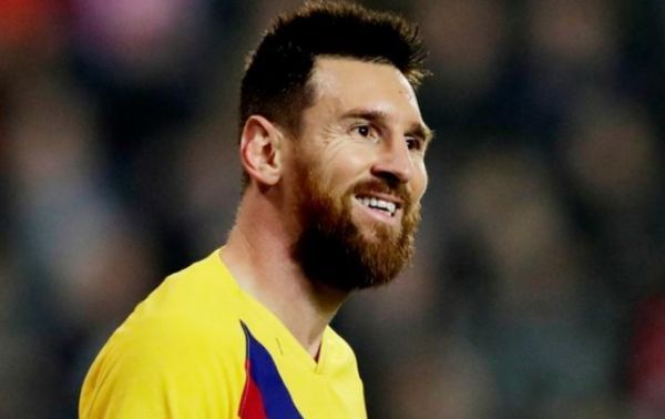 ميسي يقود برشلونة للفوز على سلافيا في دوري أبطال أوروبا