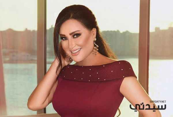 أغنية "يحيا الشعب" للتونسية لطيفة تثير انتقادات