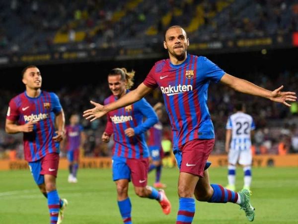 برشلونة يفتتح موسمه في الدوري الإسباني بفوزٍ مُثير على ريال سوسييداد