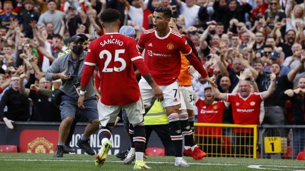 رونالدو يقود اليونايتد لفوز عريض على نيوكاسل في الدوري الإنجليزي