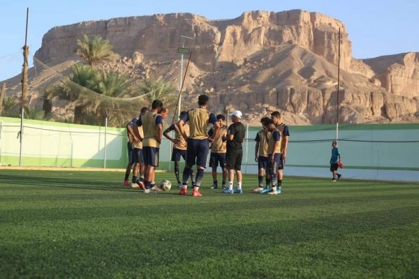 الجمهور اليمني يترقب مباراة الصقر وشعب إب عصر الخميس