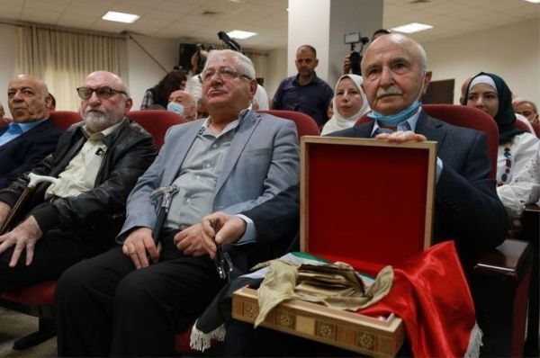 عائلة فلسطينية تُسلّم تركيا "أمانة" تركها ضابط عثماني قبل "قرن"