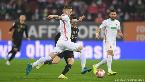أوغسبورغ يفجر مفاجأة ويفوز على بايرن ميونخ في الدوري الألماني