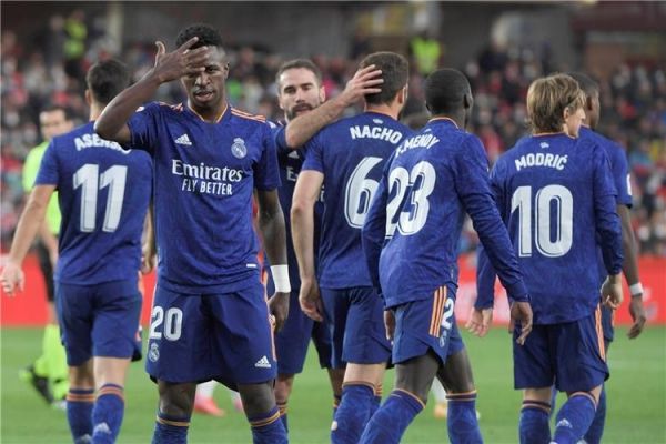 الريال يخرج بفوزٍ كبير من معقل غرناطة في الدوري الإسباني