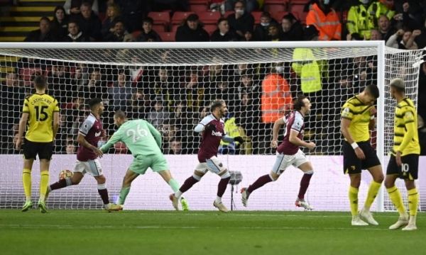 ساوثهامبتون يتعادل أمام توتنهام وست هام يفوز 4-1 في واتفورد