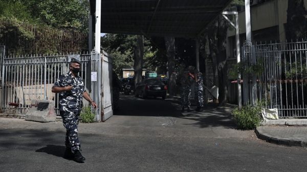 سرقات "غريبة عجيبة" في لبنان!