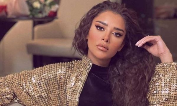 بلقيس تنشر كواليس طريفة على ظهر حمار