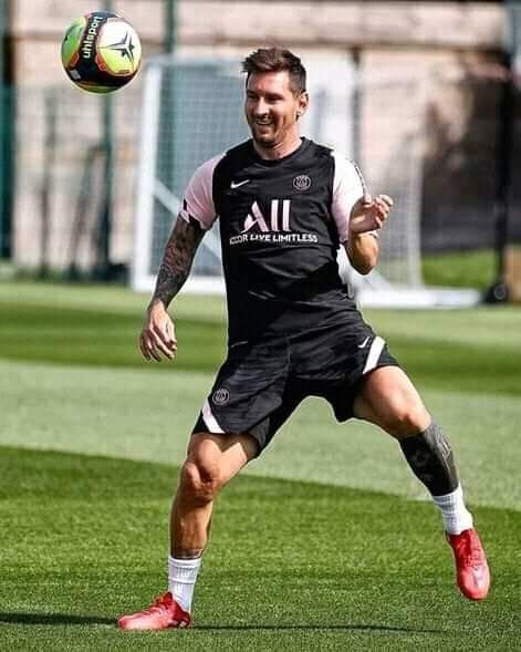 سان جيرمان يُصحح مساره بانتصار مُريح على بريست