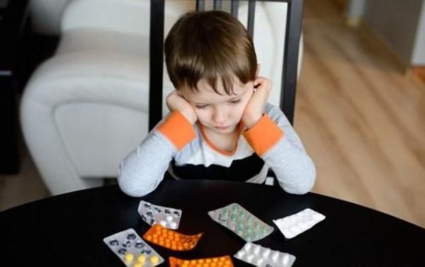 ماهي الخطوات التي يجب اتباعها عند ابتلاع الأطفال الدواء بالخطأ؟