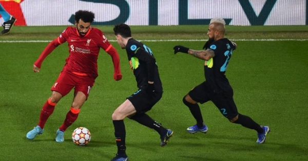 بايرن ميونخ وليفربول يتأهلان لربع نهائي أبطال أوروبا