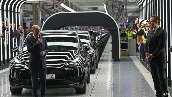 “تسلا” تدشن في ألمانيا أول مصانعها الأوروبية