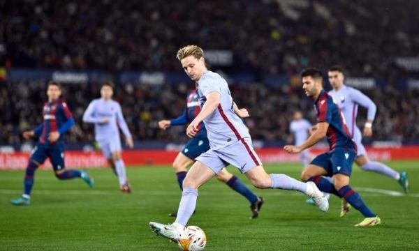 برشلونة يقلب تأخره أمام ليفانتي إلى انتصار مثير