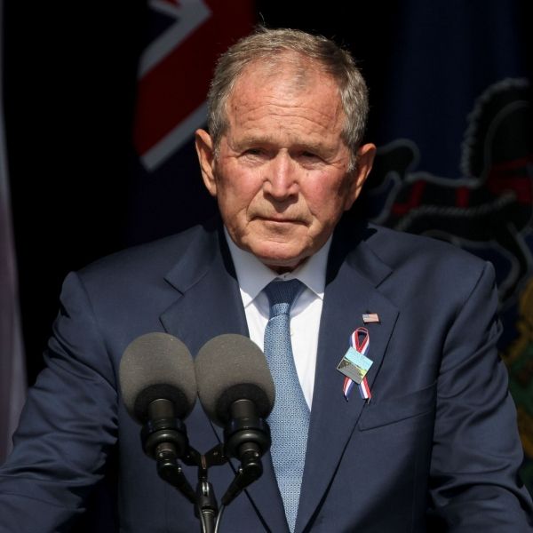 زلة لسان.. جورج بوش يصف غزو بوتين لـ"العراق" بالوحشي