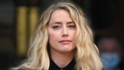 آمبر هيرد تقع في ورطة كبيرة