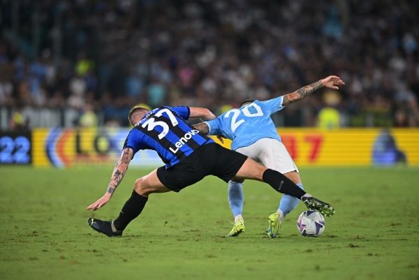 لاتسيو يُسقط إنتر ميلان بثلاثية في الدوري الإيطالي