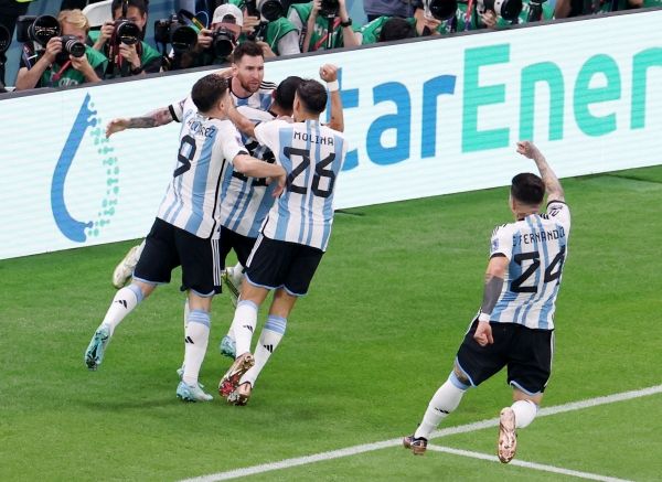 مونديال قطر.. الأرجنتين تفوز على المكسيك بثنائية