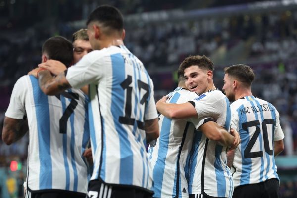 مونديال قطر.. الأرجنتين تعبر أستراليا لتواجه هولندا في ربع نهائي كأس العالم