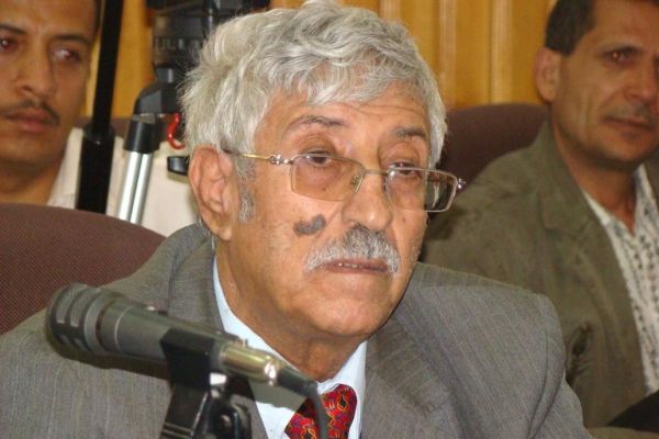 خواطر مسافرة.. في وداع شاعر اليمن وأديبها!