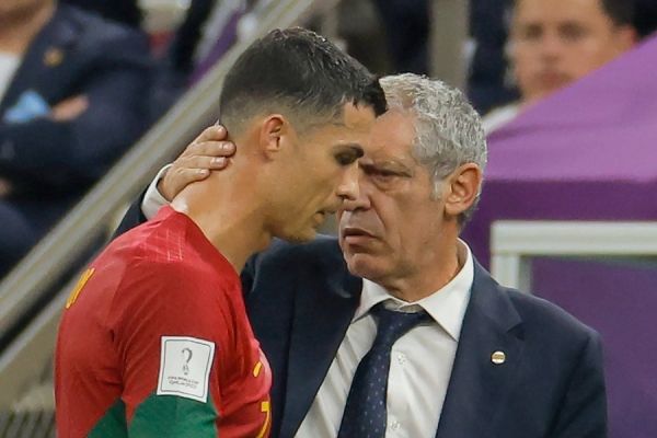 الاتحاد البرتغالي يقيل فيرناندو سانتوش بعد الخروج من كأس العالم