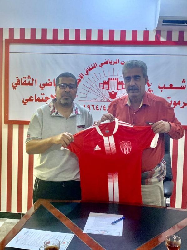 نادي شعب حضرموت يتعاقد مع المدرب أنور عاشور