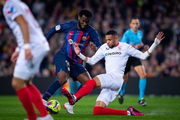 برشلونة يقهر إشبيلية بالثلاثة ويوسع فارق الصدارة مع ريال مدريد