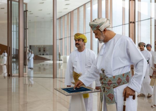 السلطان هيثم بن طارق يفتتح متحف عُمان عبر الزمان 