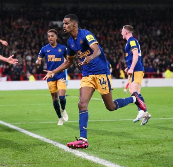 الدوري الإنجليزي.. نوكاسل يونايتد يفوز على نوتينغهام فورست في الوقت القاتل