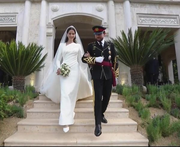 عقد قران ولي عهد الأردن الأمير حسين والسعودية رجوة آل سيف