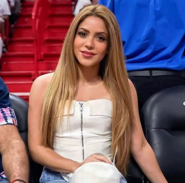 شاكيرا تختار حبيبها الجديد.. بطل العالم