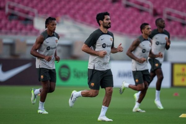 برشلونة يكشف جديد إصابات نجومه بالفيروس