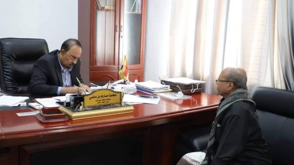 بن ماضي يطلع على نشاط مؤسسة التراث ويوجه بطباعة كتاب "تاريخ حضرموت العسكري"