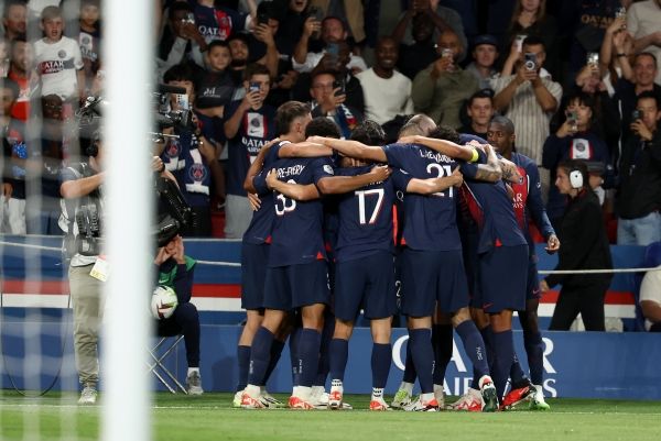 باريس سان جيرمان يحقق فوزه الأول في الدوري الفرنسي