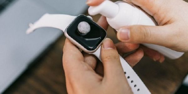 دراسة تحذر: "أحزمة الساعات الذكية" مليئة بالبكتيريا الضارة