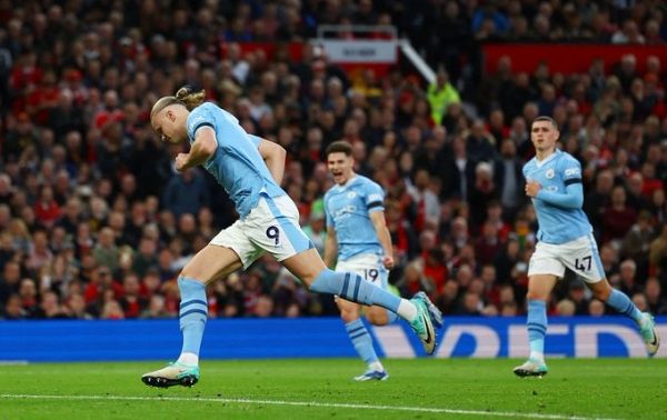 السيتي يحسم "ديربي مانشستر" أمام اليونايتد بثلاثية بالدوري الإنجليزي