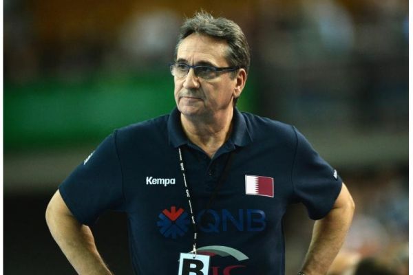 الاتحاد القطري يقيل مدرب المنتخب فاليرو ريفيرا