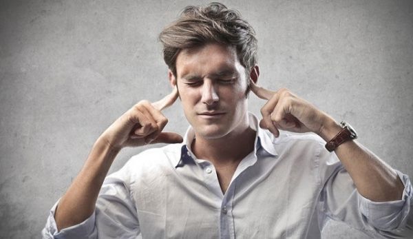 ما علاقة طنين الأذن بفقدان العصب السمعي؟