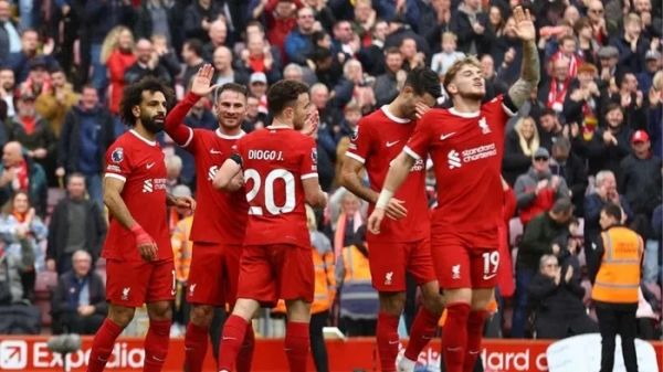 ليفربول يطمح لمصالحة جماهيره في مباراته مع وست هام بكأس الرابطة الإنجليزية