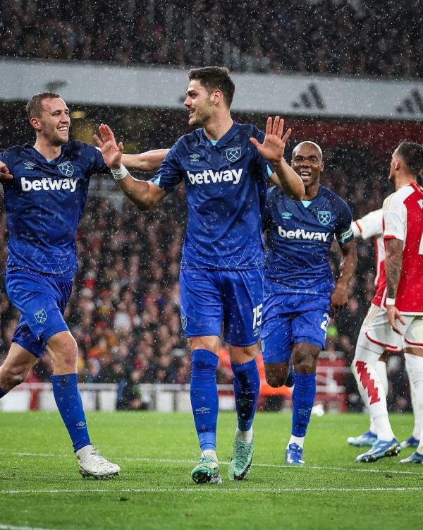 وست هام يصدم آرسنال ويحرمه من صدارة الدوري الإنجليزي