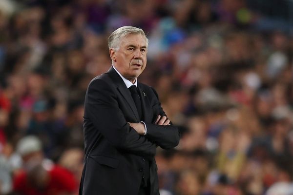 ريال مدريد يمدد عقد مدربه كارلو أنشيلوتي حتى يونيو 2026