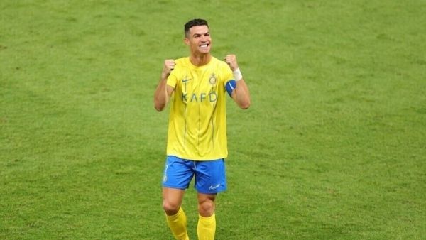 رونالدو يتصدر قائمة الرياضيين الأعلى أجرا في العالم