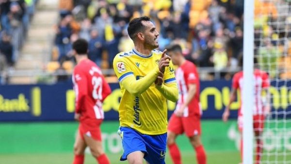 جيرونا يسترد وصافة الدوري الإسباني من برشلونة