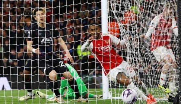 أرسنال يستعيد نغمة الانتصارات والصدارة موقتا بالدوري الإنجليزي