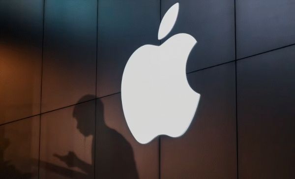 "آبل" تزيل واتساب وثريدز من متجر التطبيقات في الصين