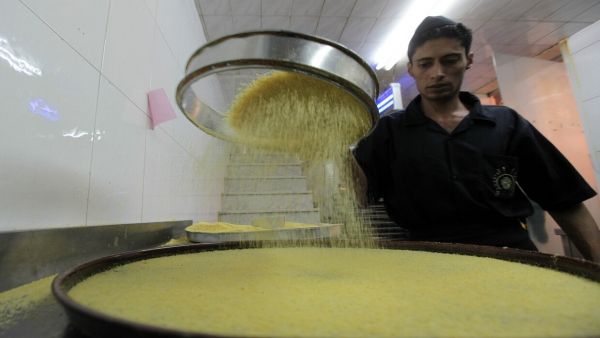 مبيعات قياسية.. نتائج الثانوية العامة في الأردن تحرك سوق الحلويات