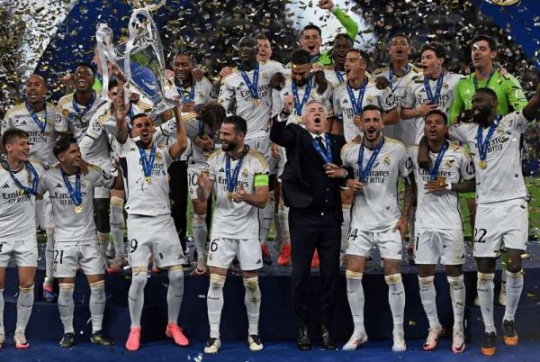 ريال مدريد أفضل نادٍ لعام 2024 وبرشلونة الأفضل في السيدات