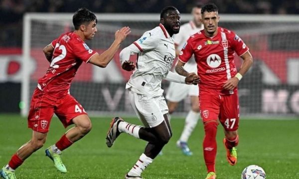 ميلان يستعد لمواجهة ريال مدريد بالفوز على مونزا في الدوري الإيطالي