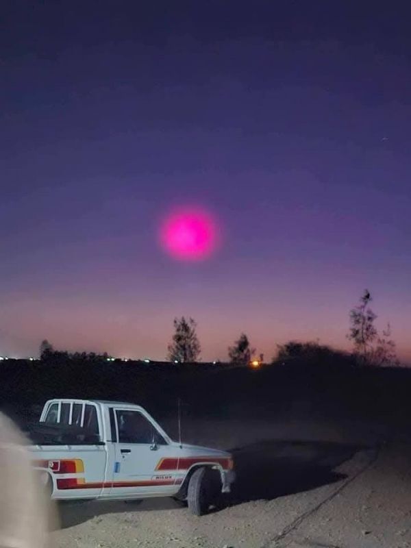 كرة حمراء ضخمة تظهر في سماء مصر وعدة دول فما تفسيرها؟