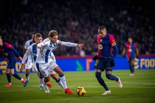 برشلونة يسقط على أرضه ويخسر من ليغانيس في الدوري الإسباني