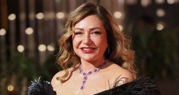 ليلى علوي تحتفل بعيد ميلادها الـ63 وتسترجع ذكريات حياتها الشخصية والفنية